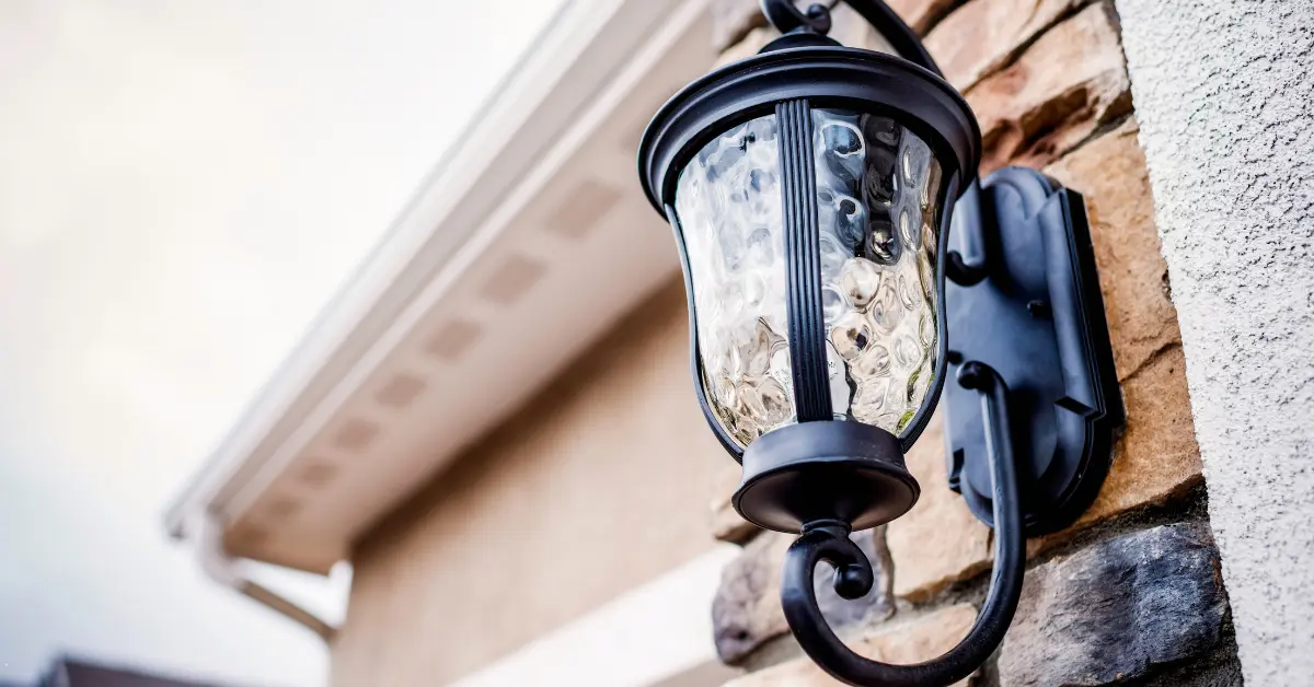 How to Clean Outdoor Light Fixtures